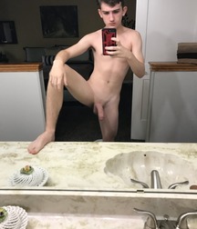 Four Exhibitionist Teens 5bae851b398fd.jpg