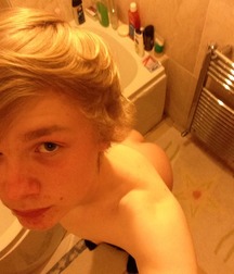 Selfies from Tumblr 5c0d5c1847b8f.jpg