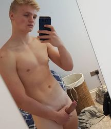 Selfies from Tumblr 5c0d5c956b5e4.jpg