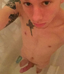 Sunday morning selfies from Tumblr 5c16557db8af1.png