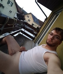 Monday night selfies from Tumblr RIP 5c184de0ec97b.jpg