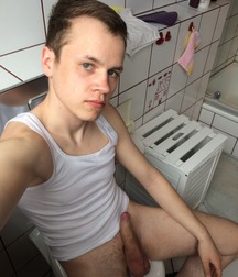 Monday night selfies from Tumblr RIP 5c184e0fbbae7.jpg
