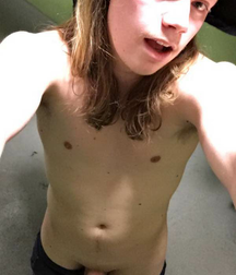 Monday night selfies from Tumblr RIP 5c184e2f3edc9.png
