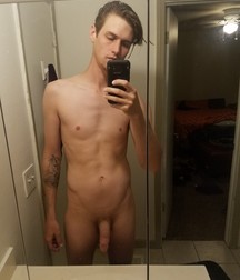 Naked selfies from PH 5cfbe9ef04773.jpg