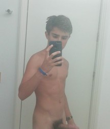 Baited Selfies from the Hub 5d4e0ffee3381.jpg
