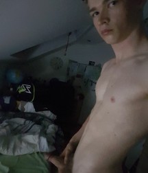 Baited Selfies from the Hub 5d4e1013e4874.jpg