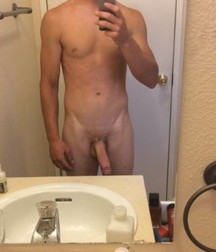Recent Selfies from the Hub 5d514388b3cfe.jpg