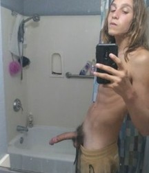 Recent Selfies from the Hub 5d5143906e1d2.jpg