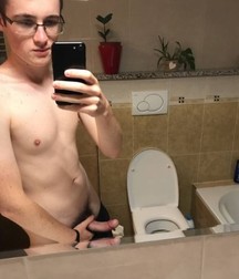 Recent Nude Selfies from the Hub 5d588e808983e.jpg