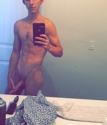 Recent Nude Selfies from the Hub 5d588ea6f410a.jpg