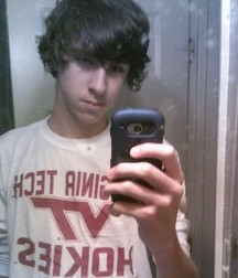 Vote for my new profile pic 5de69b73720df.jpg