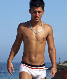 Beaux gosses suite 5adf9e399e502.jpg