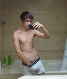 hot boys random 5a6b7058cb4ea.jpg