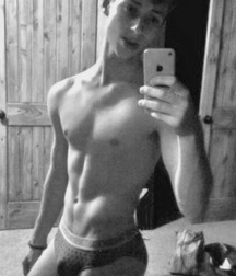 Selfies 5b15f15daec17.jpg