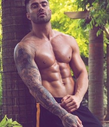 Random Muscle Boys 5bb13123998f3.jpg