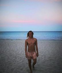 Alex Hayes  5c0eb4419752c.jpg