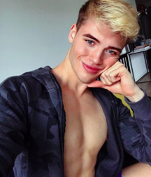 Lucas Dell 5c4d3b1db36e9.png