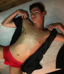 Nicolas 5ab573ac8c5db.jpg