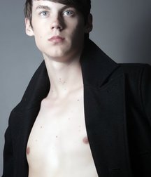 Elijah White 5abecba0ca230.jpg