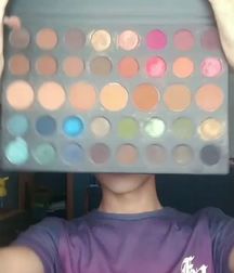 Makeup Boys 5d0ba8704f510.jpg