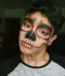 Makeup Boys 5d0ba87686221.jpg