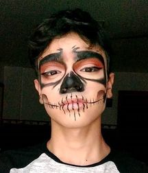 Makeup Boys 5d0ba889abc9e.jpg