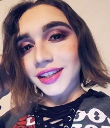 Makeup Boys 5d0ba8ae5356b.jpg