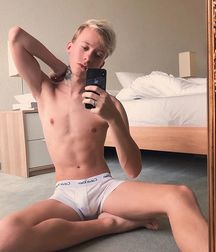 Pretties Twinks 5e5aaccce7f35.jpg