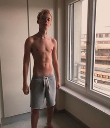Pretties Twinks 5e5aacce42333.jpg