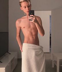 Pretties Twinks 5e5aacd7a80bf.jpg
