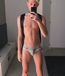 Pretties Twinks 5e5aacda8289d.jpg
