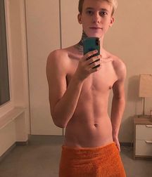 Pretties Twinks 5e5aace473e00.jpg