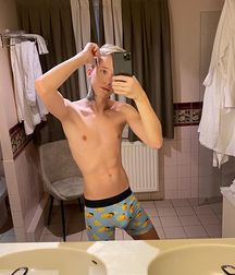Pretties Twinks 5e5aacef84383.jpg
