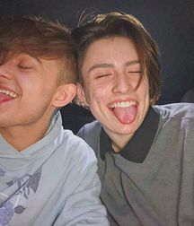 Pretties Twinks 5e5aacf0e2657.jpg