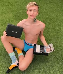 Pretties Twinks 5e5aacf466893.jpg