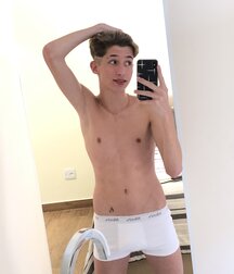 Irresistible Boy Beauty 6199b93815cd8.jpg