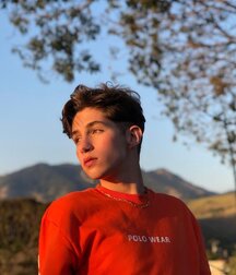 Irresistible Boy Beauty 6199b93d46c80.jpg