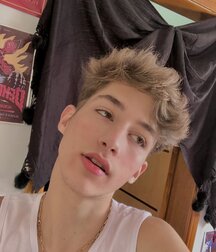 Irresistible Boy Beauty 6199b95c5ba6b.jpg