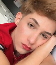 Irresistible Boy Beauty 6199b9881dbeb.jpg