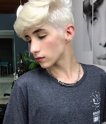 Irresistible Boy Beauty 6199b9994d05e.jpg