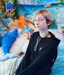 Skinny Twink with a Huge Dick Tube 61cc9ea1aa854.jpg