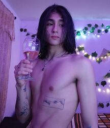 Mesmerizing twink tube 61cf36548a19c.jpg