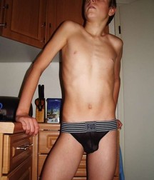 Shirtless 2 5a77312d66ba7.jpg