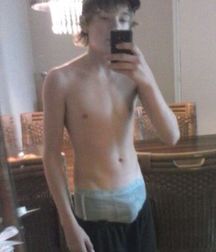 Shirtless 2 5a77312f4505f.jpg