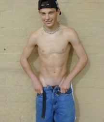 Shirtless 2 5a7731303cad9.jpg