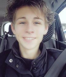 He is HOT 5c3f3a182f0cf.jpg