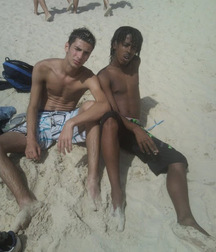 holiday with frends 5a8852f63b68a.jpg