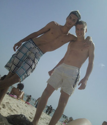 holiday with frends 5a8853022a690.jpg