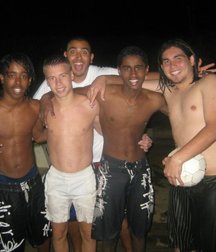 holiday with frends 5a88530bd2f0c.jpg