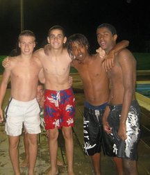 holiday with frends 5a88531725a8a.jpg